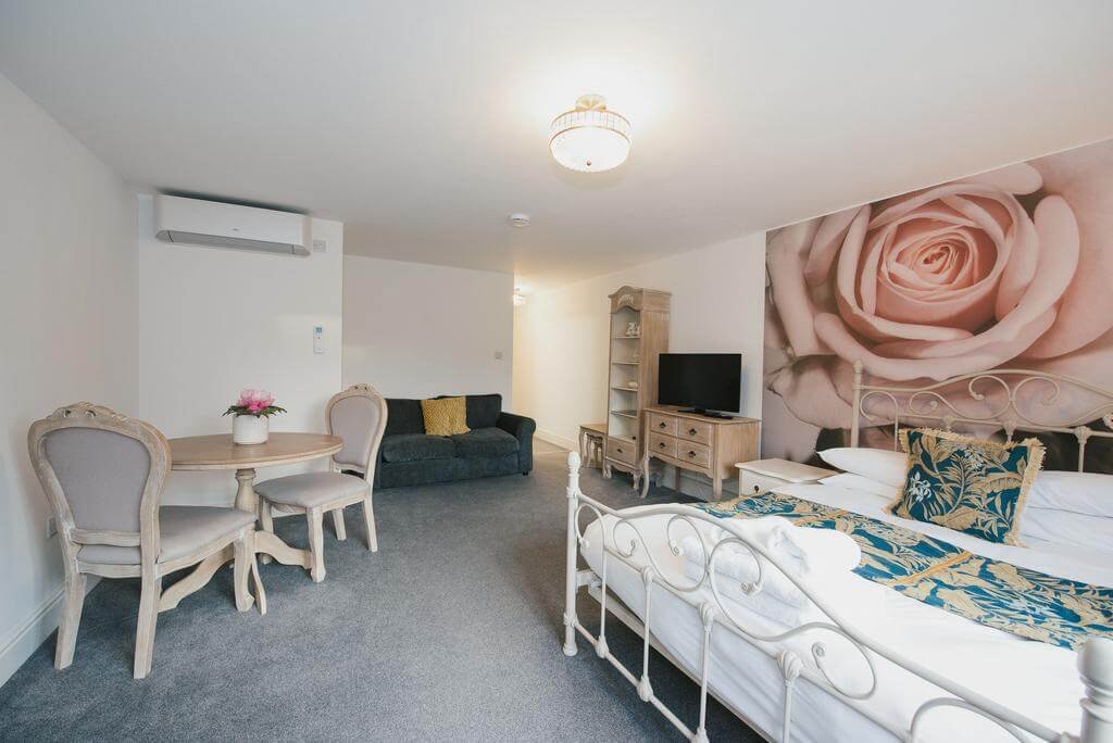 Cambridge River Court Apartments Corporate Stays UK