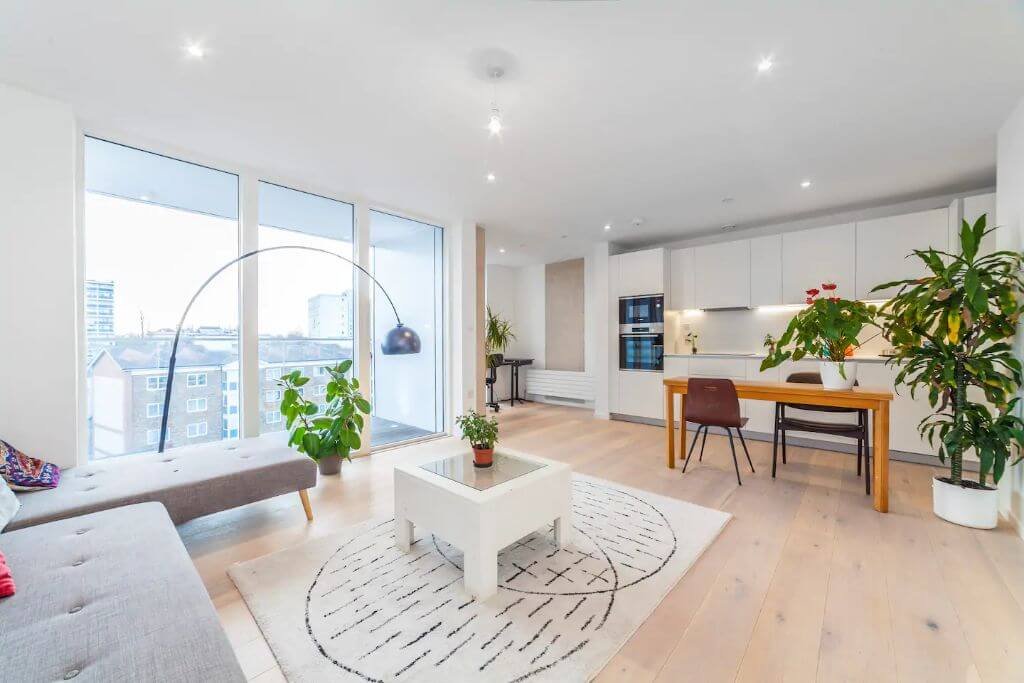 London Daley Unique 2BDR Apartment