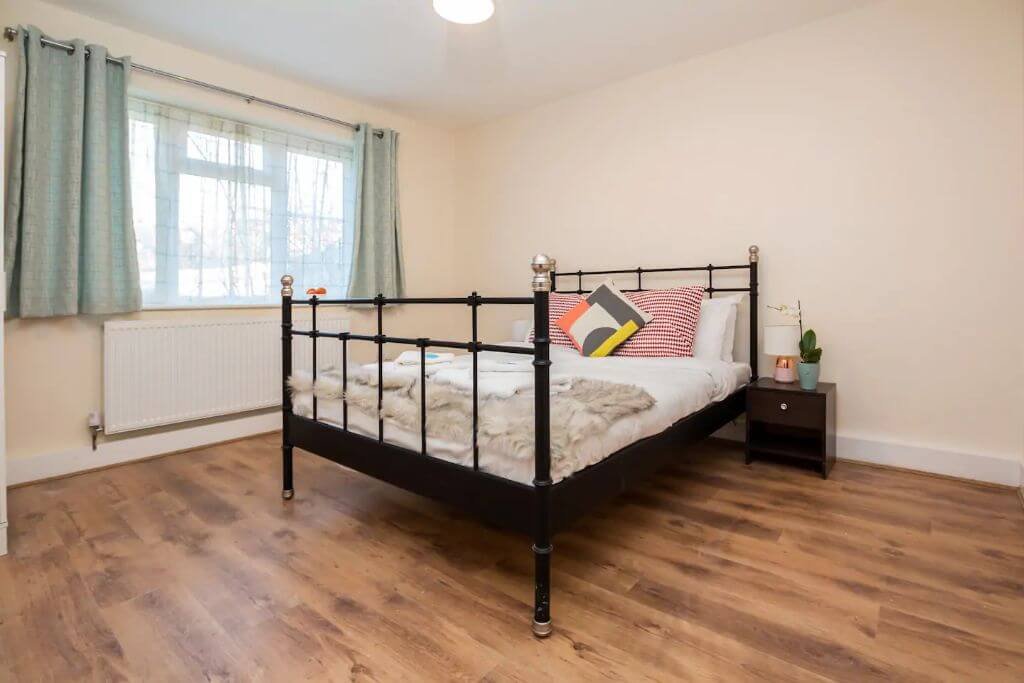 London Acton Bright Apartment